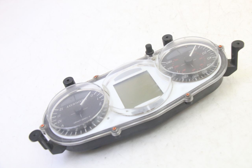 photo de contachilometri PEUGEOT SATELIS 125 (2013 - 2018) - Dettagli dei punti di fissaggio