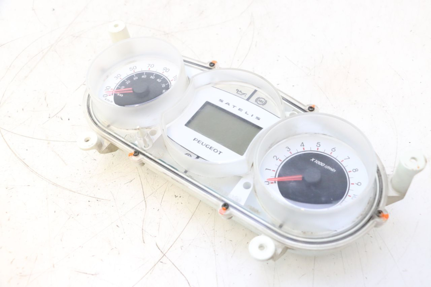 photo de CONTACHILOMETRI PEUGEOT SATELIS 125 (2006 - 2009) - Caratteristiche distintive