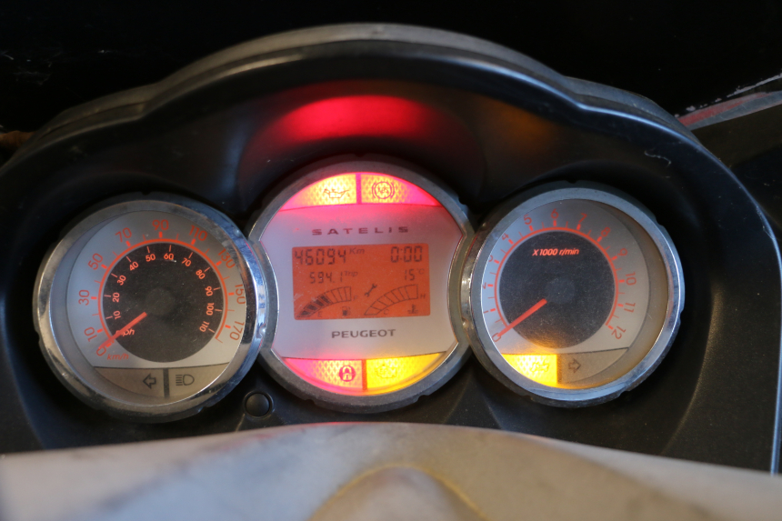 photo de CONTACHILOMETRI PEUGEOT SATELIS 125 (2006 - 2009) - Zoom sullo stato d'uso