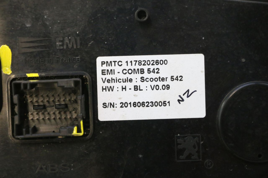 photo de contachilometri PEUGEOT SATELIS 125 (2013 - 2018) - Altra vista dell'articolo