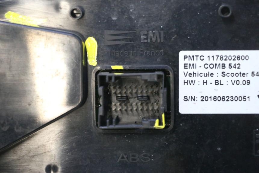 photo de contachilometri PEUGEOT SATELIS 125 (2013 - 2018) - Zoom sui componenti
