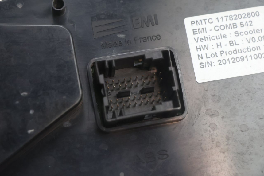 photo de contachilometri PEUGEOT SATELIS 125 (2013 - 2018) - Zoom sui componenti