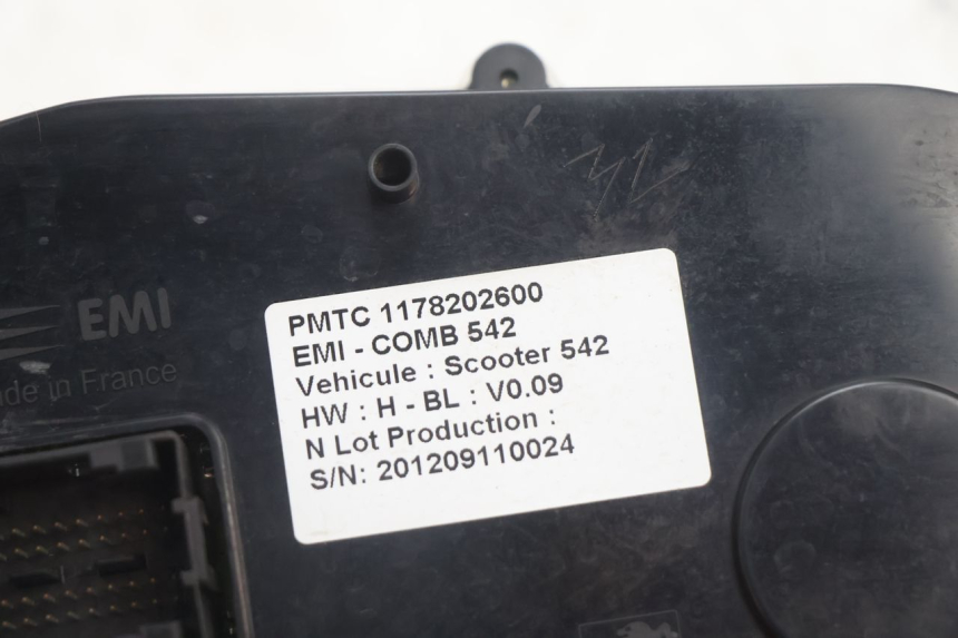 photo de contachilometri PEUGEOT SATELIS 125 (2013 - 2018) - Primo piano ad alta risoluzione