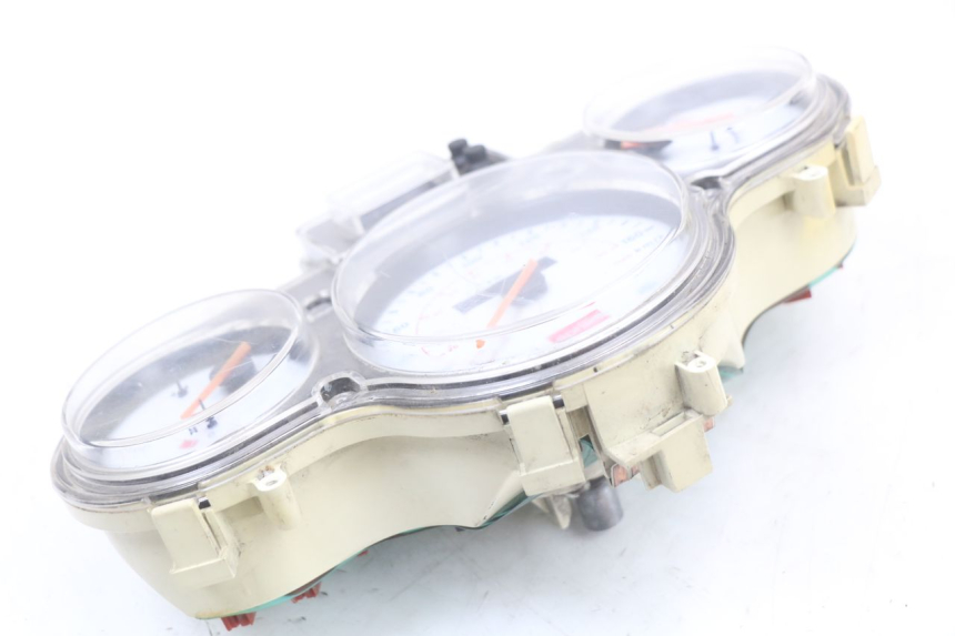 photo de CONTACHILOMETRI APRILIA SCARABEO GT 125 (1999 - 2007) - Stato della superficie e materiale