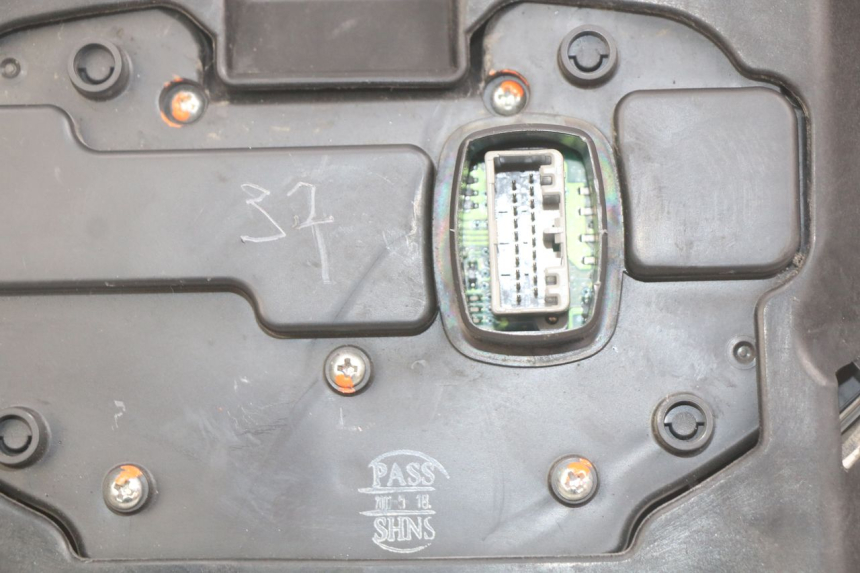 photo de CONTATORE APRILIA SCARABEO LIGHT 125 (2007 - 2011) - Dettagli dei punti di fissaggio