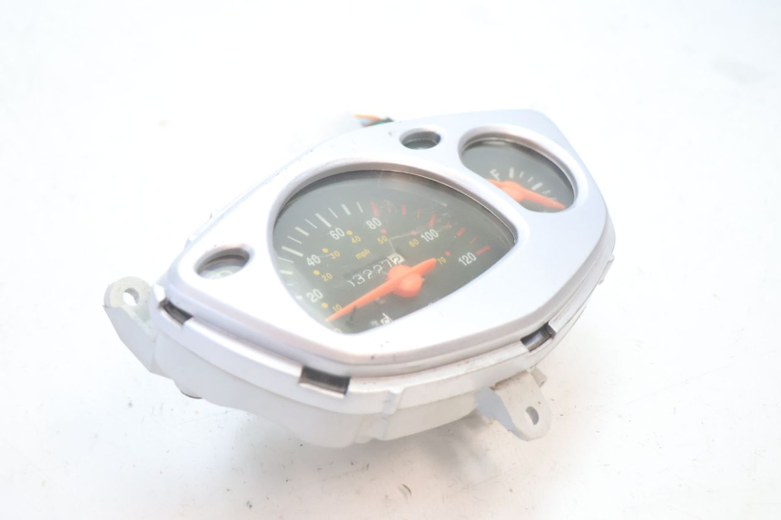photo de CONTACHILOMETRI FYM SCOOTERONE 125 (2006 - 2008) - Altra angolazione
