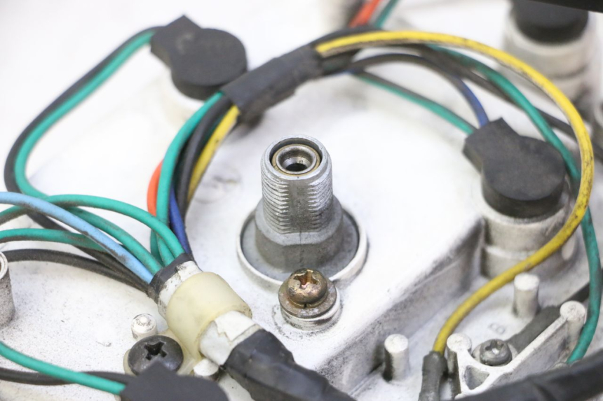 photo de CONTATORE HONDA SCV LEAD 100 (2003 - 2007) - Dettagli dei punti di fissaggio