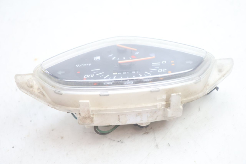 photo de CONTATORE HONDA SCV LEAD 100 (2003 - 2007) - Primo piano tecnico