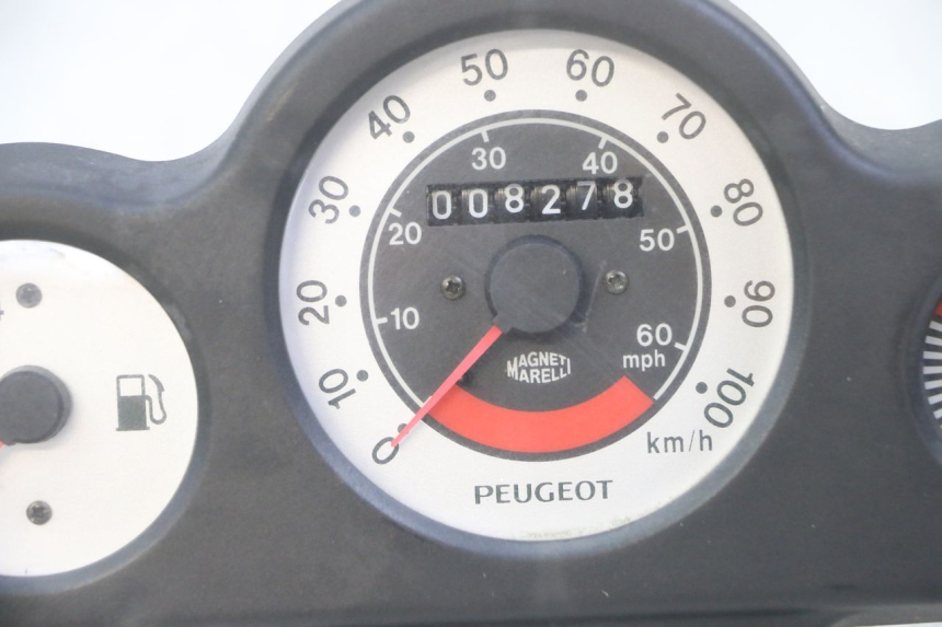 photo de CONTACHILOMETRI PEUGEOT SPEEDFIGHT 2 LC 50 (2000 - 2009) - Zoom sui componenti