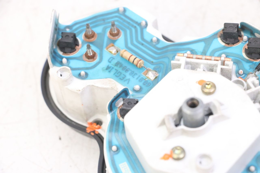 photo de CONTACHILOMETRI PEUGEOT SPEEDFIGHT 2 LC 50 (2000 - 2009) - Zoom sullo stato d'uso