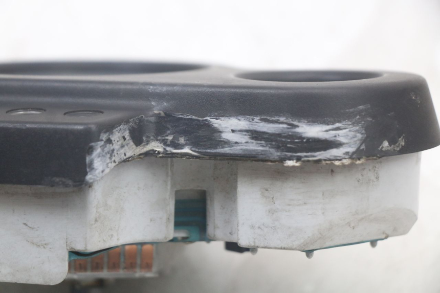 photo de CONTACHILOMETRI PEUGEOT SPEEDFIGHT 100 (1997 - 2007) - Stato della superficie e materiale