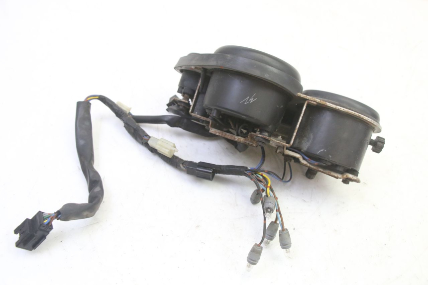 photo de CONTACHILOMETRI TRIUMPH SPRINT 900 (1995 - 1998) - Dettagli dei punti di fissaggio