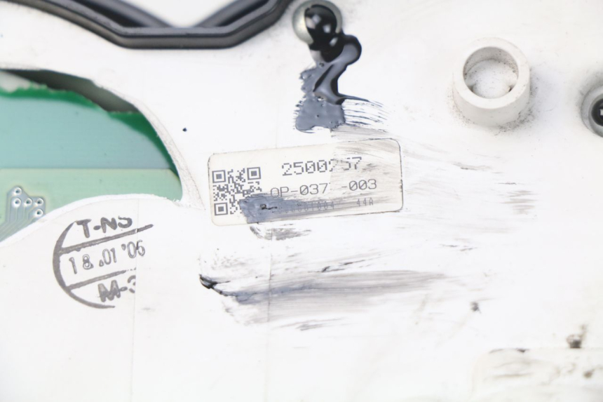 photo de Contachilometri TRIUMPH SPRINT ST ABS 1050 (2005 - 2007) - Primo piano tecnico