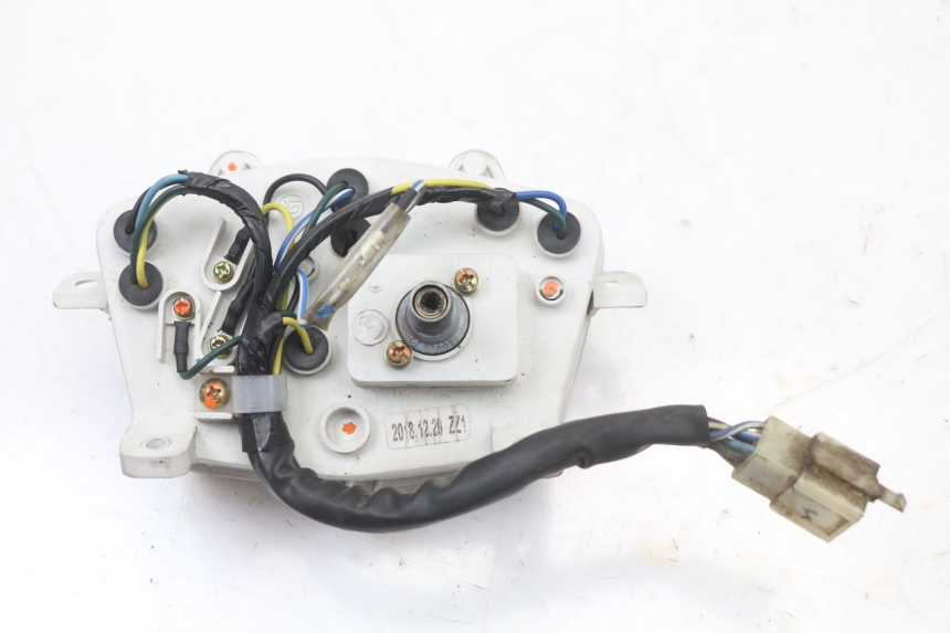 photo de CONTACHILOMETRI PEUGEOT STREETZONE I 2T 50 (2018 - 2020) - Dettagli dei punti di fissaggio