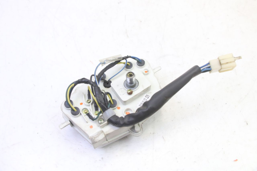 photo de CONTACHILOMETRI PEUGEOT STREETZONE I 2T 50 (2018 - 2020) - Dettagli dei punti di fissaggio