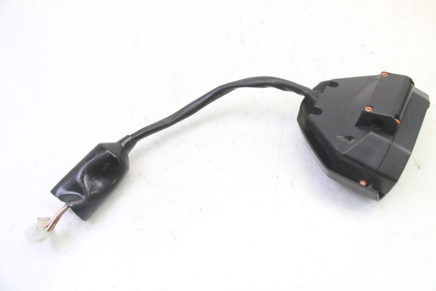 photo de CONTACHILOMETRI PEUGEOT STREETZONE I NAKED 2T 50 (2018 - 2020) - Stato della superficie e materiale