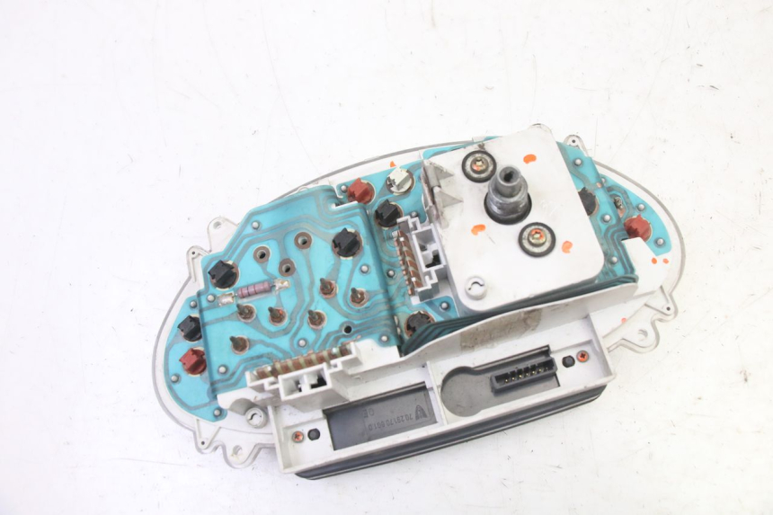 photo de CONTACHILOMETRI PIAGGIO SUPER LX 125 (2000 - 2003) - Dettagli dei punti di fissaggio