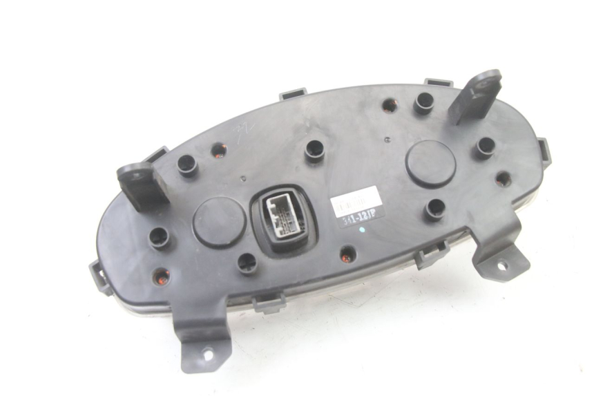 photo de CONTACHILOMETRI SUZUKI BURGMAN 125 (2015 - 2017) - Dettagli dei punti di fissaggio