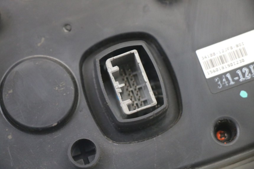 photo de CONTACHILOMETRI SUZUKI BURGMAN 125 (2015 - 2017) - Stato della superficie e materiale