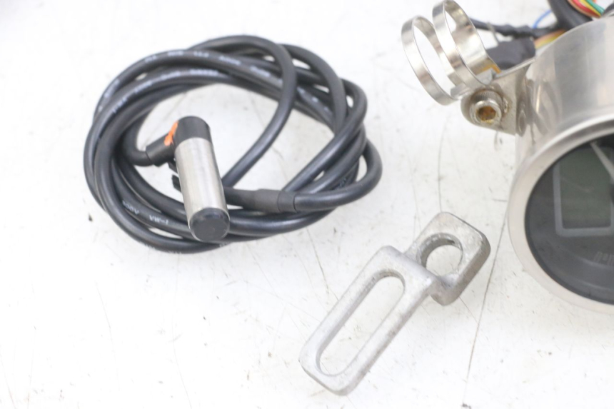 photo de CONTACHILOMETRI SUZUKI SV N 650 (1999 - 2002) - Vista principale