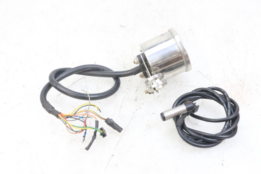 photo de CONTACHILOMETRI SUZUKI SV N 650 (1999 - 2002) - Caratteristiche distintive