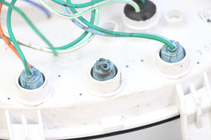 photo de CONTACHILOMETRI SYM FIDDLE 3 III 50 (2014 - 2020) - Dettagli dei punti di fissaggio