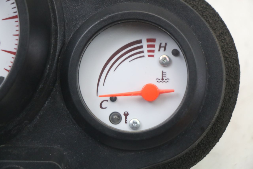 photo de CONTACHILOMETRI YAMAHA TDM ABS 900 (2002 - 2014) - Primo piano tecnico