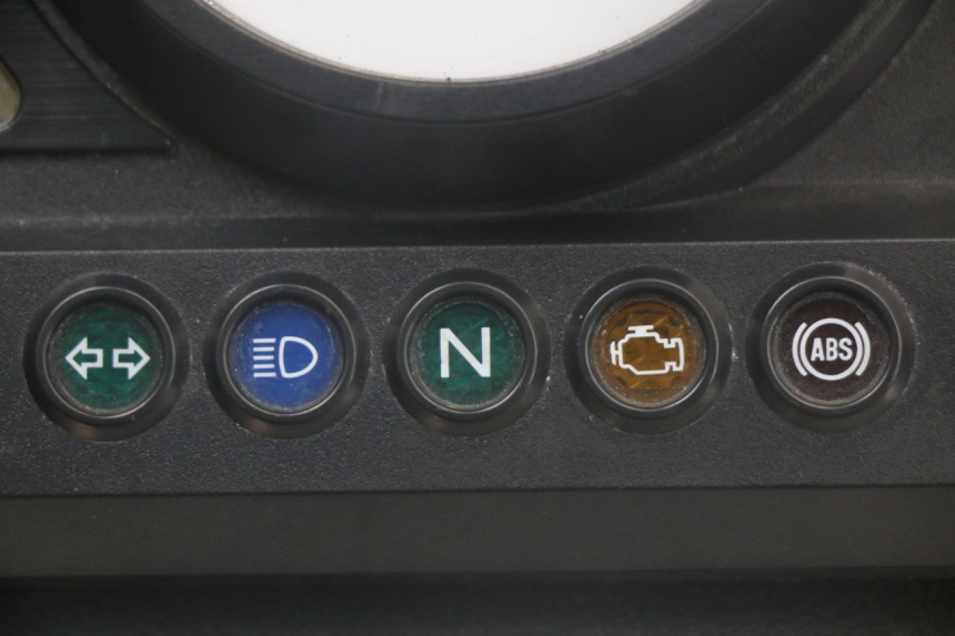 photo de CONTACHILOMETRI YAMAHA TDM ABS 900 (2002 - 2014) - Primo piano tecnico