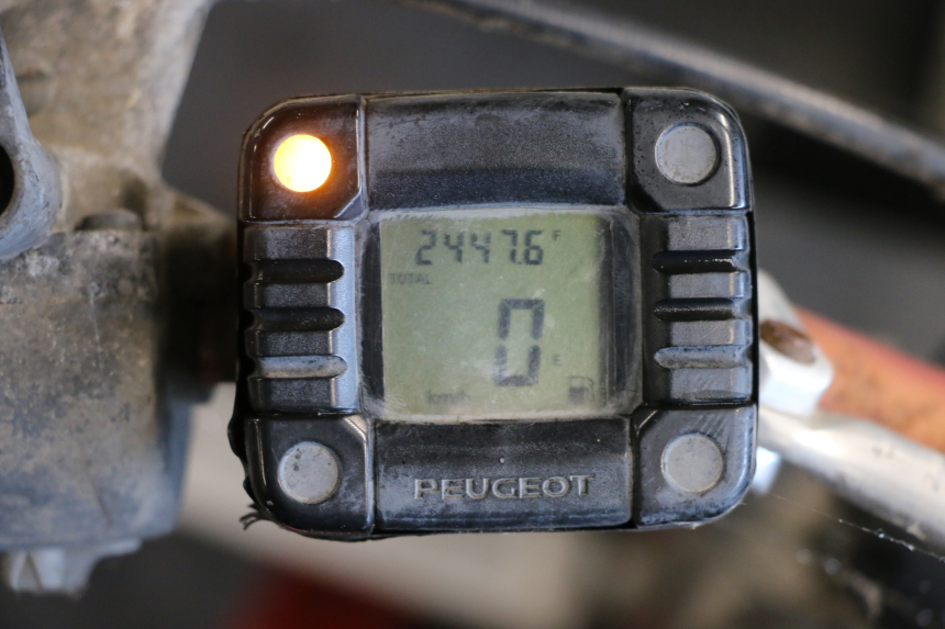 photo de CONTATORE PEUGEOT TKR TREKKER FURIOUS 50 (2005 - 2014) - Zoom sullo stato d'uso