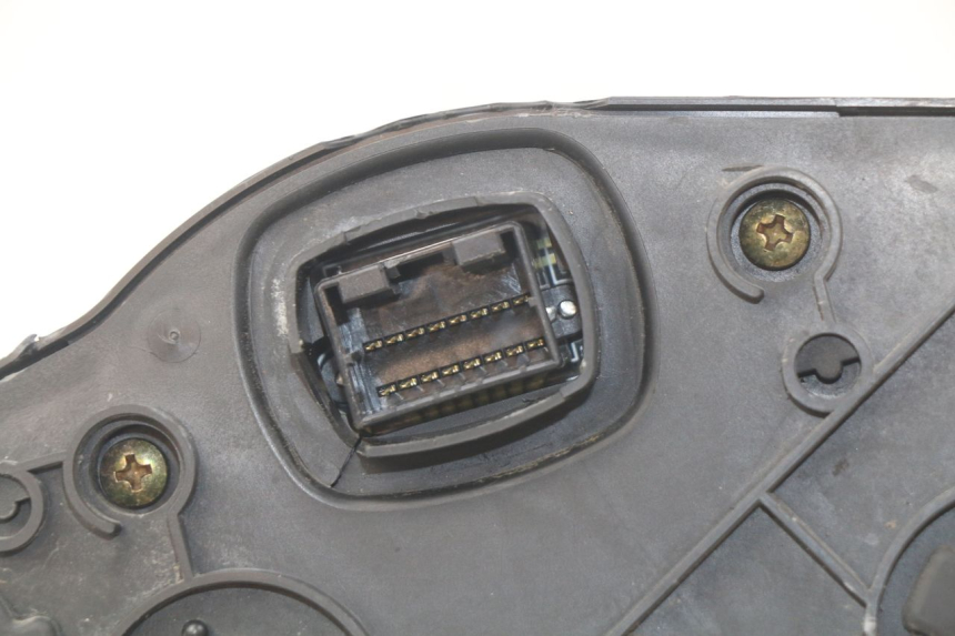 photo de CONTACHILOMETRI SUZUKI TLS TL S 1000 (1997 - 2001) - Dettagli dei punti di fissaggio