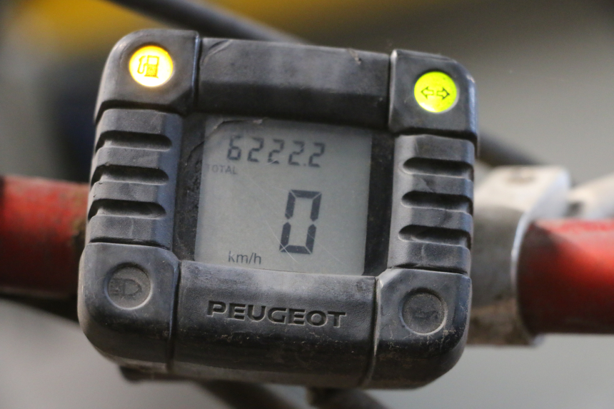 photo de CONTATORE PEUGEOT TREKKER 50 (1995 - 2004) - Zoom sullo stato d'uso