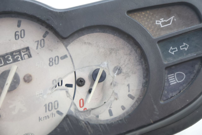 photo de CONTATORE PEUGEOT TREKKER 50 (1995 - 2004) - Zoom sullo stato d'uso