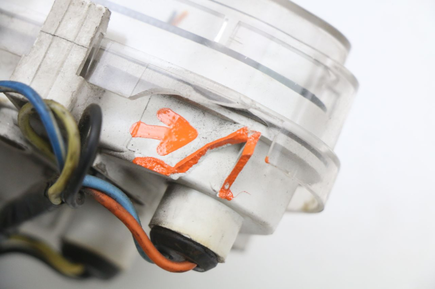 photo de CONTACHILOMETRI PEUGEOT V-CLIC VCLIC 50 (2007 - 2013) - Dettagli dei punti di fissaggio