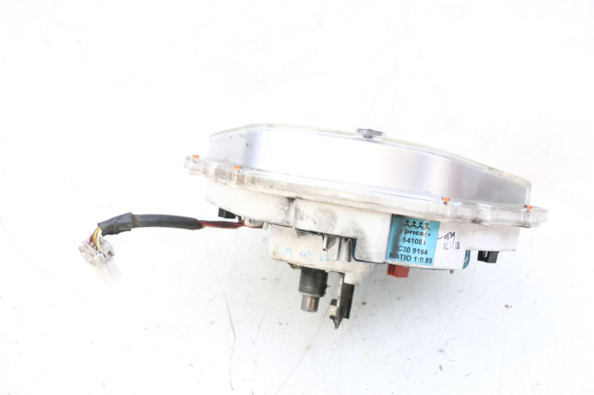 photo de CONTACHILOMETRI PIAGGIO VESPA GTS SUPER IE 125 (2009 - 2016) - Dettagli dei punti di fissaggio