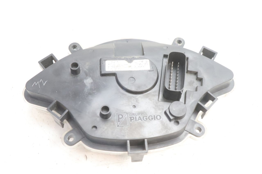 photo de CONTACHILOMETRI PIAGGIO VESPA PRIMAVERA 2T 50 (2013 - 2018) - Stato della superficie e materiale