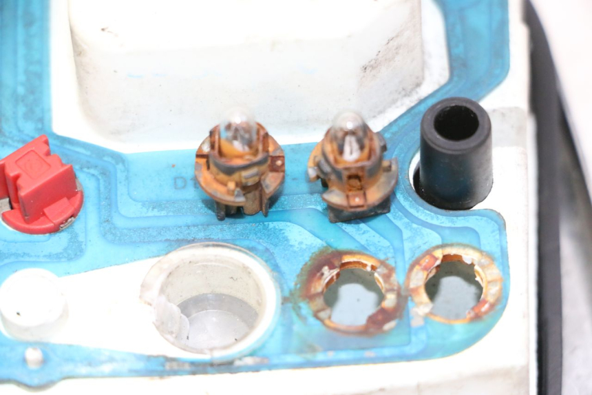 photo de CONTATORE PIAGGIO VESPA S 2T 50 (2007 - 2014) - Dettagli dei punti di fissaggio