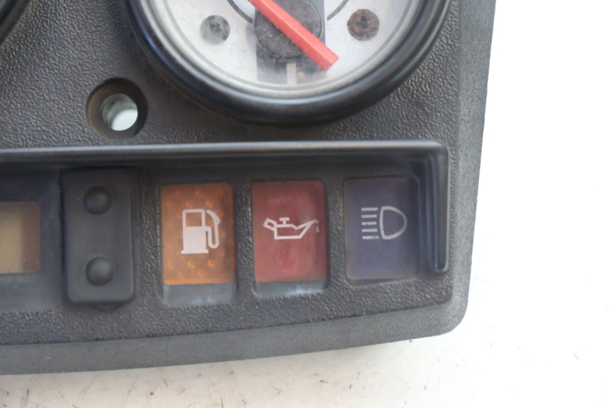 photo de CONTATORE PIAGGIO VESPA S 2T 50 (2007 - 2014) - Dettagli dei punti di fissaggio