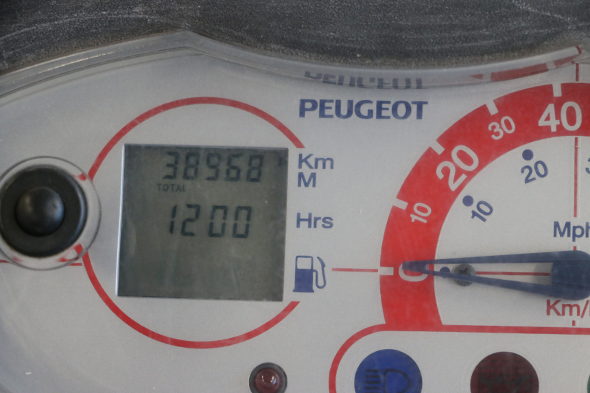 photo de CONTACHILOMETRI PEUGEOT VIVACITY 50 (1998 - 2003) - Primo piano tecnico