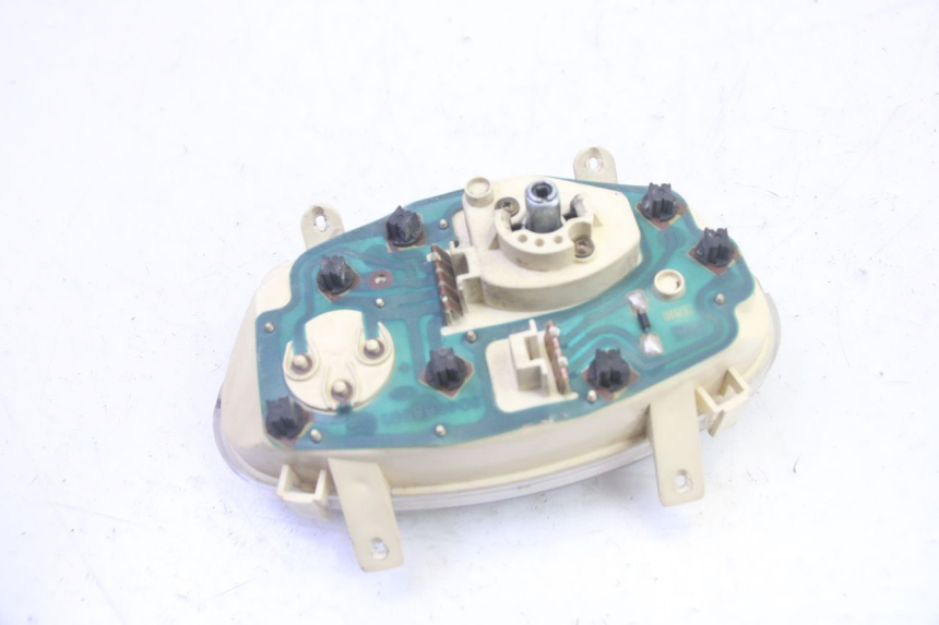 photo de CONTACHILOMETRI PEUGEOT VIVACITY 100 (1999 - 2008) - Dettagli dei punti di fissaggio