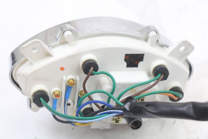 photo de CONTACHILOMETRI JM MOTORS VX 125 (2022 - 2025) - Stato della superficie e materiale