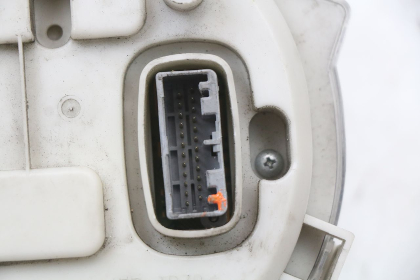 photo de CONTACHILOMETRI YAMAHA XMAX X-MAX ABS 125 (2017 - 2020) - Stato della superficie e materiale