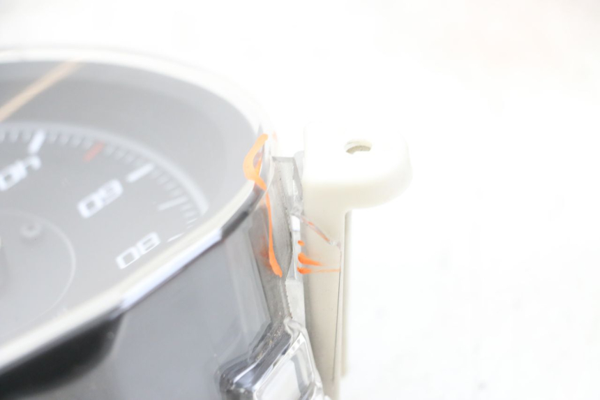 photo de CONTACHILOMETRI YAMAHA XMAX X-MAX ABS 125 (2017 - 2020) - Zoom sui componenti