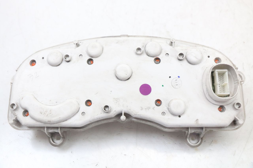 photo de CONTACHILOMETRI YAMAHA X-MAX XMAX 125 (2010 - 2013) - Dettagli dei punti di fissaggio