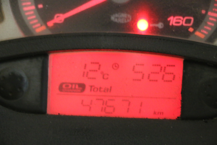 photo de CONTACHILOMETRI YAMAHA X-MAX XMAX 250 (2006 - 2009) - Dettagli dei punti di fissaggio