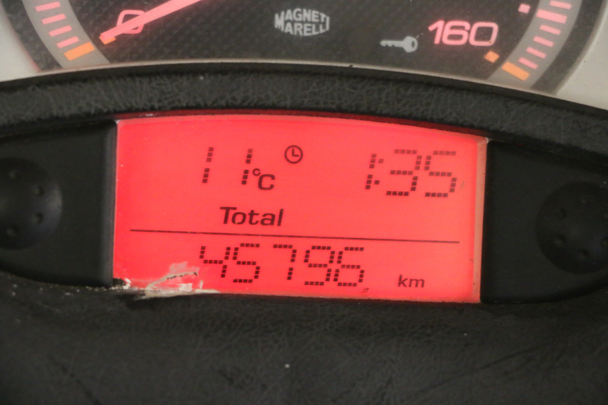 photo de CONTACHILOMETRI YAMAHA XMAX X-MAX 125 (2006 - 2009) - Dettagli dei punti di fissaggio