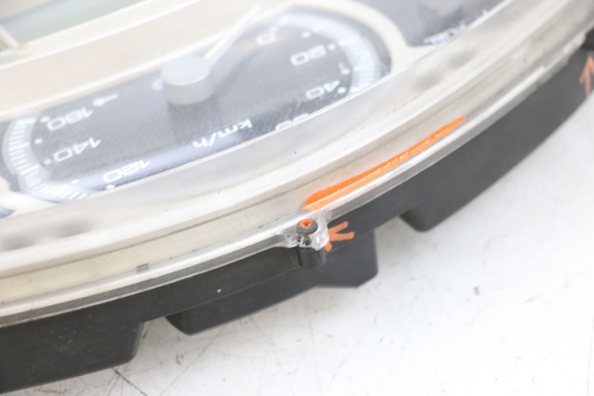 photo de CONTACHILOMETRI YAMAHA XMAX X-MAX 125 (2006 - 2009) - Vista d'insieme del prodotto