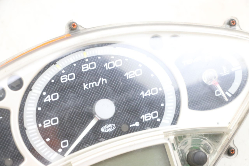 photo de CONTACHILOMETRI YAMAHA XMAX X-MAX 125 (2006 - 2009) - Zoom sullo stato d'uso