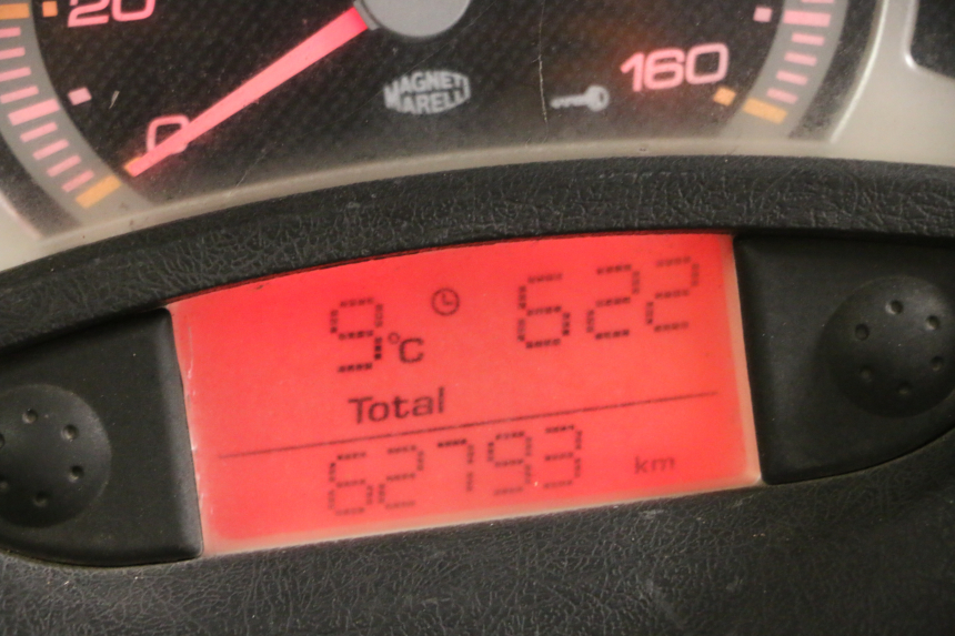 photo de CONTACHILOMETRI YAMAHA XMAX X-MAX 125 (2006 - 2009) - Primo piano tecnico