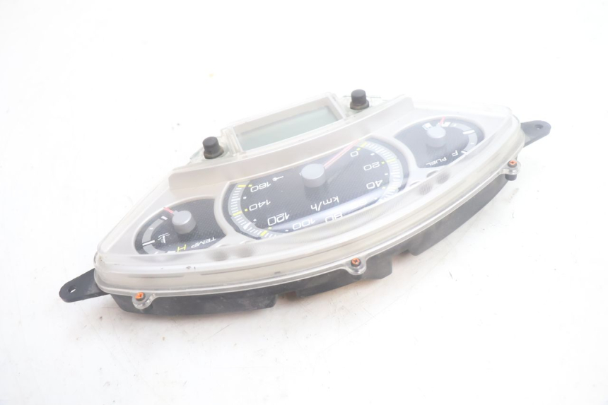 photo de CONTACHILOMETRI YAMAHA XMAX X-MAX 125 (2006 - 2009) - Stato della superficie e materiale