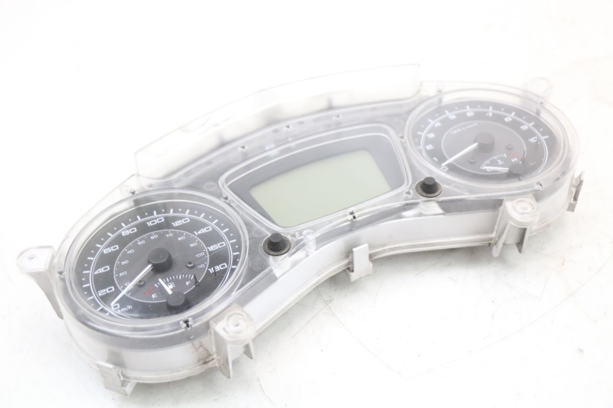 photo de CONTATORE PIAGGIO X10 125 (2012 - 2017) - Vista d'insieme del prodotto